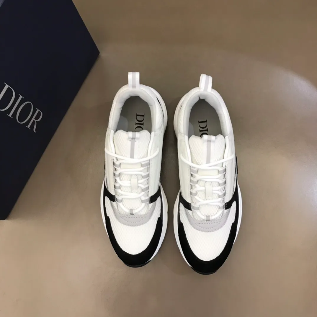 Factory price: 480💰 ◾️▫️Dior D®️ x 🆕 (high version) B22 men's jogging fashion sneakers, this single product draws inspiration from retro jogging shoes. It adopts a thick low-top design, with an upper made of black cow leather and mesh fabric, and a black and white engraved rubber sole. Black mesh fabric tongue and heel counters complement black laces, with an embossed "Di~r" logo embellishment on the side. These sneakers can be mixed and matched with a classic suit for a sporty chic look! Size: 39-45 (38, 46 can be customized)
